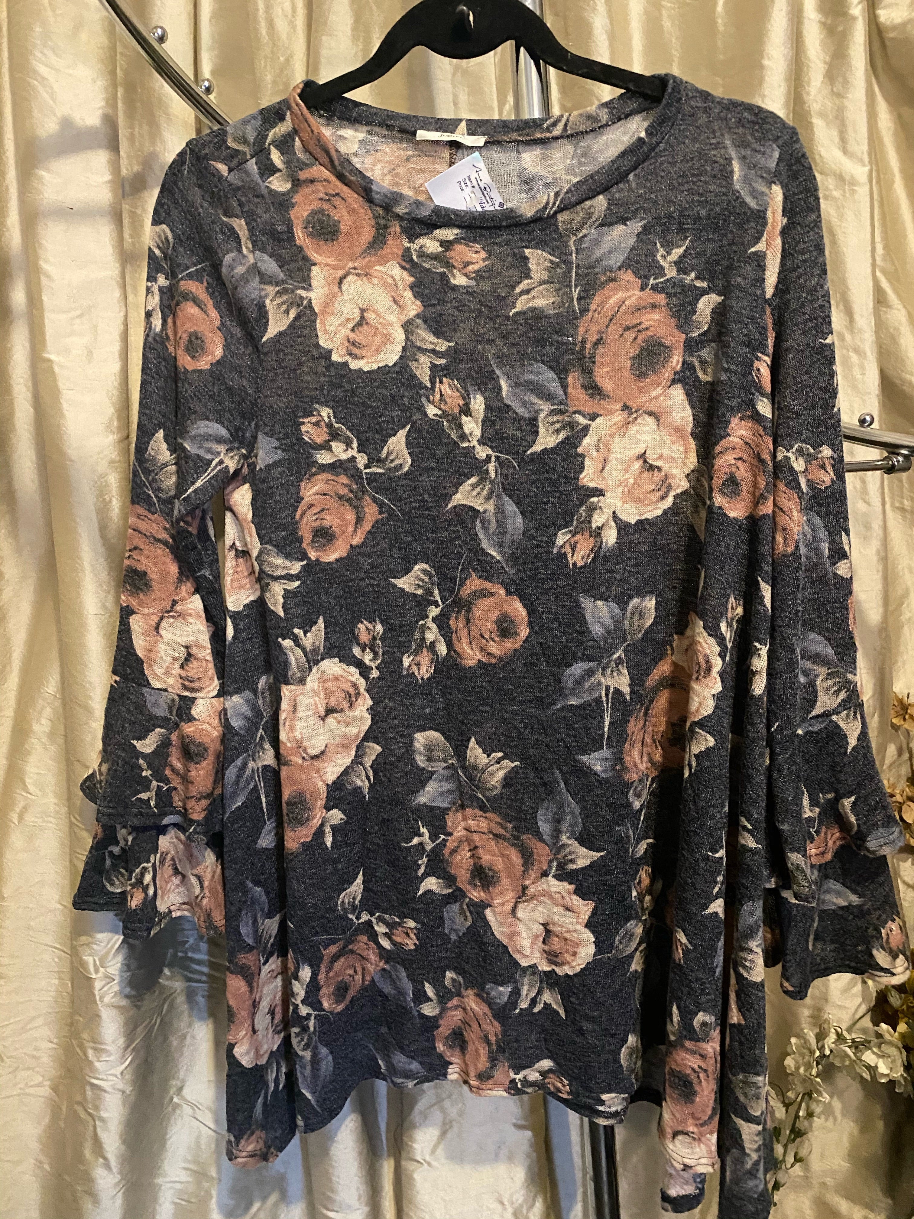 Top - Floral Long Sleeved Shirt