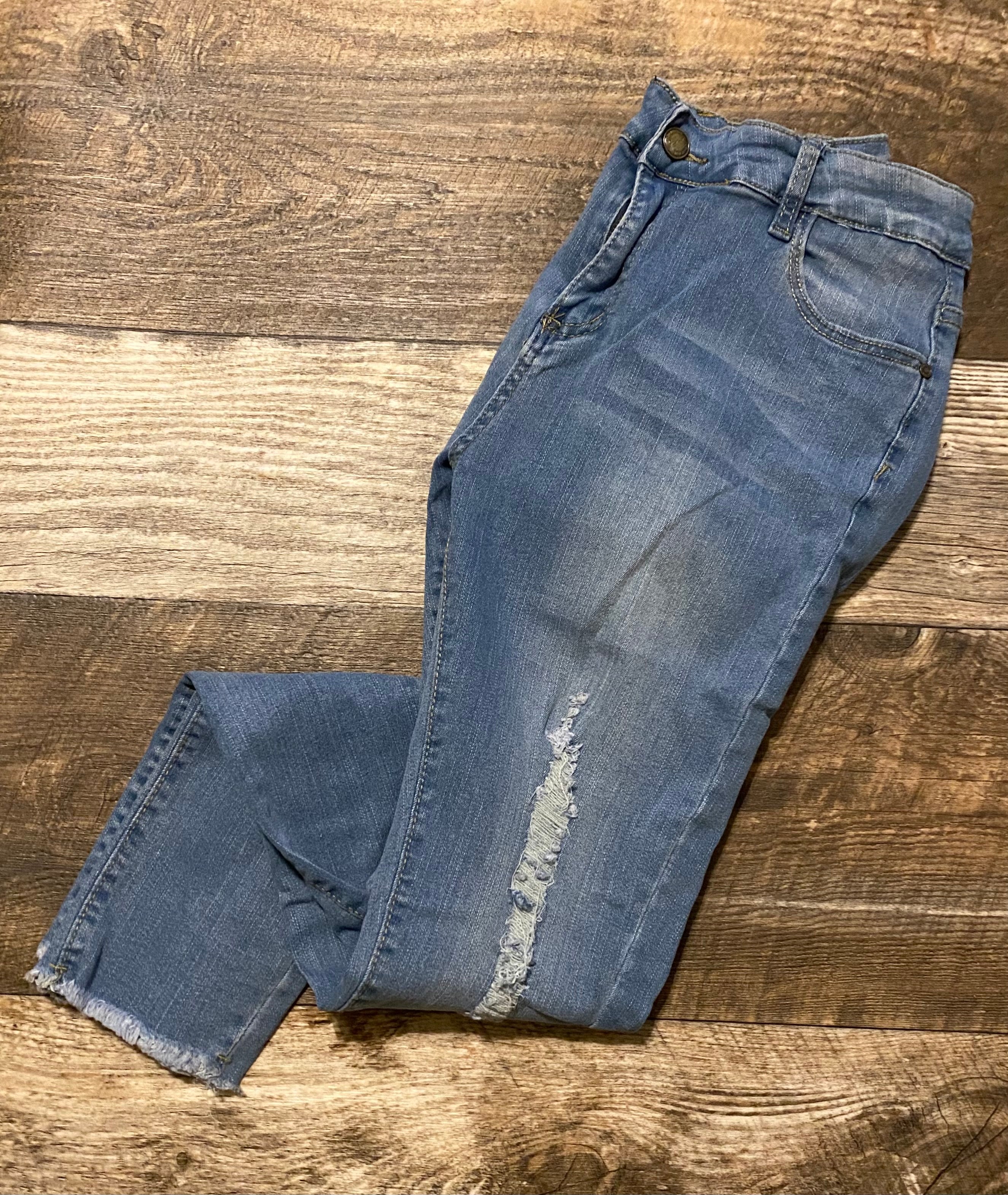 Skinny Jeans - Distressed Bottom Fray - Light